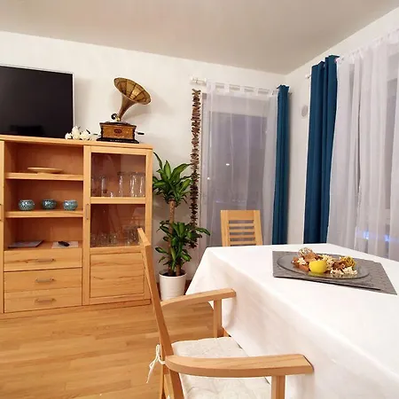 Pearl Royale Διαμέρισμα *